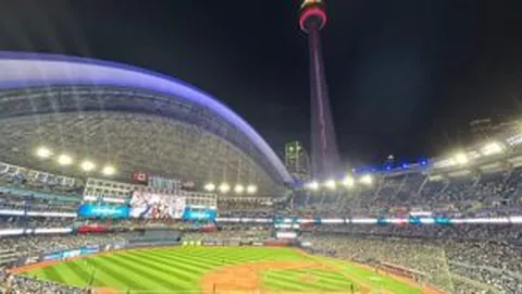 梅努回归，滕哈格力挺年轻球员崭露头角